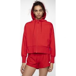 Bluza damska BLD401 - czerwony. Czerwone bluzy damskie xl, bez wzorów, z dzianiny, z krótkim rękawem, krótkie, z kapturem. W wyprzedaży za 99,99 zł.