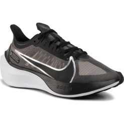 Buty NIKE - Zoom Gravity BQ3203 002 Black/Metalic Silver. Szare buty sportowe damskie Nike, bez wzorów, z tworzywa sztucznego, sportowe, do biegania, nike zoom. W wyprzedaży za 339,00 zł.
