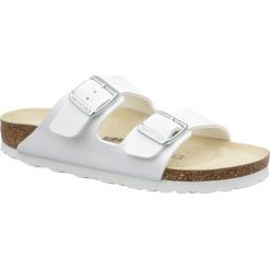 Birkenstock Arizona 51733. Białe klapki damskie Birkenstock, bez wzorów, ze skóry, bez obcasa. W wyprzedaży za 249,99 zł.