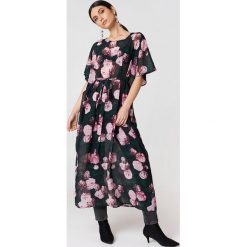 Długie sukienki: NA-KD Boho Szyfonowa sukienka kaftan we wzory – Multicolor