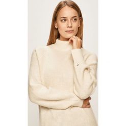 Tommy Jeans - Sweter. Brązowe swetry damskie Tommy Jeans, s, bez wzorów, z elastanu, bez rękawów, bez kaptura. Za 429,90 zł.