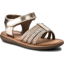 Sandały GIOSEPPO - 45038 Beige/Platinum. Żółte sandały dziewczęce Gioseppo, ze skóry, bez zapięcia. W wyprzedaży za 99,00 zł.