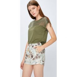 Jacqueline de Yong - Top Renee. Zielone topy damskie marki Jacqueline de Yong, s, z elastanu, z okrągłym kołnierzem. W wyprzedaży za 27,90 zł.