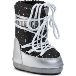 Śniegowce MOON BOOT - Jr Girl Universe 34002100 M Silver/Black. Szare śniegowce chłopięce Moon Boot, bez zapięcia. W wyprzedaży za 289,00 zł.