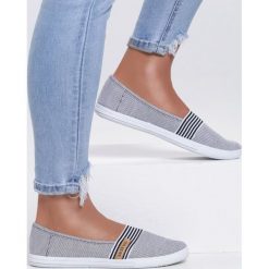 Czarne Tenisówki Scoot. Czarne trampki i tenisówki damskie Renee, w paski, z paskami. Za 49,99 zł.