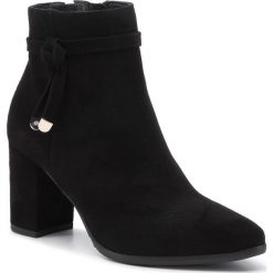 Botki Lasocki 70600-03. Botki damskie Lasocki, bez obcasa, bez zapięcia. Za 279,99 zł.