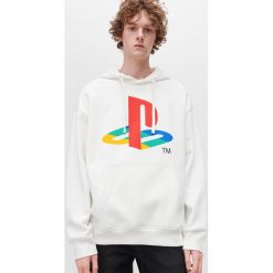 Bluza z nadrukiem Playstation -. Bluzy męskie Reserved, s, z nadrukiem, bez kołnierzyka, bez rękawów, bez kaptura. Za 129,99 zł.
