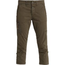Mos Mosh VALERINE KATY CARGO Szorty army. Zielone szorty damskie marki Mos Mosh, z elastanu. Za 599,00 zł.