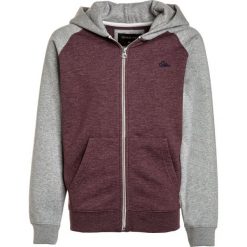 Quiksilver Bluza rozpinana vineyard wine heather. Czerwone bluzy chłopięce marki Quiksilver, z bawełny. W wyprzedaży za 152,10 zł.