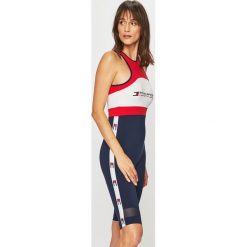 Tommy Sport - Kombinezon. Niebieskie kombinezony damskie Tommy Sport, na co dzień, s, bez wzorów, z elastanu, sportowe, z okrągłym kołnierzem, z krótkim rękawem, krótkie. W wyprzedaży za 339,90 zł.