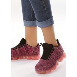 Różowe Buty Sportowe Pretext. Buty sportowe damskie Born2be. Za 59,99 zł.