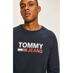 Tommy Jeans - Bluza. Niebieskie bluzy męskie Tommy Jeans, s, z nadrukiem, z bawełny, z okrągłym kołnierzem, bez rękawów, bez kaptura. W wyprzedaży za 249,90 zł.