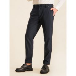 Spodnie materiałowe Calvin Klein Elastic Twill K10K104893. Niebieskie jeansy męskie Calvin Klein, m, bez wzorów. W wyprzedaży za 349,00 zł.