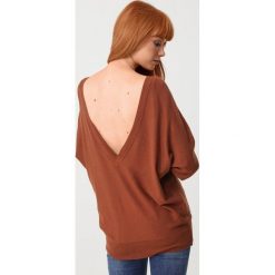 Brązowy Sweter Annabel. Pomarańczowe swetry damskie Born2be, uniwersalny, bez wzorów, z dzianiny, klasyczne, z długim rękawem, długie, bez kaptura. Za 109,99 zł.