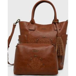 Desigual - Torebka. Żółte torebki klasyczne damskie Desigual, w paski, z poliesteru, casualowe, na ramię, średnie, z aplikacjami. W wyprzedaży za 239,90 zł.