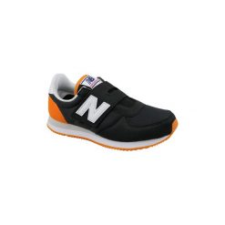 Buty Dziecko New Balance PV220BKO. Czarne trampki dziewczęce New Balance, bez wzorów, bez zapięcia. Za 199,99 zł.