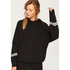 Swetry damskie: Sweter z kapturem - Czarny
