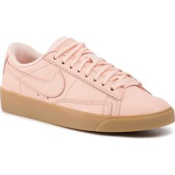 Buty NIKE - Blazer Low Lxx BQ5307 600 Washed Coral/Washed Coral. Różowe półbuty damskie Nike, na co dzień, bez wzorów, ze skóry ekologicznej, bez obcasa, na płaskiej podeszwie, bez zapięcia. W wyprzedaży za 299,00 zł.