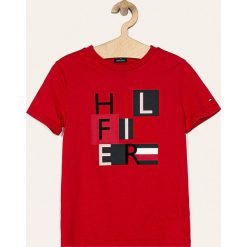 Tommy Hilfiger - T-shirt dziecięcy 128-176 cm. Czerwone t-shirty chłopięce TOMMY HILFIGER, z nadrukiem, z bawełny, bez rękawów. Za 179,90 zł.