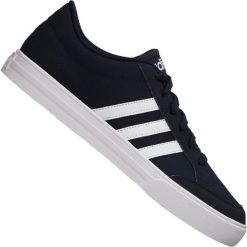 Granatowe Buty adidas Vs Set M BB9673. Niebieskie buty sportowe męskie Adidas, na lato, z tkaniny, bez zapięcia. W wyprzedaży za 299,00 zł.