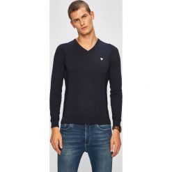 Guess Jeans - Sweter. Czarne swetry męskie Guess Jeans, m, z aplikacjami, z bawełny, bez kołnierzyka, bez kaptura. W wyprzedaży za 179,90 zł.