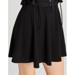 Plisowana mini spódnica - Czarny. Czarne spódniczki damskie Cropp, xl, bez wzorów, mini. W wyprzedaży za 39,99 zł.