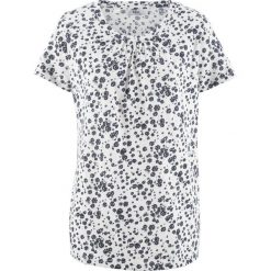 Shirt bawełniany z marszczeniem w dekolcie bonprix biały w kwiaty. Białe koszulki damskie marki bonprix, w kwiaty, z bawełny, bez kołnierzyka. Za 34,99 zł.