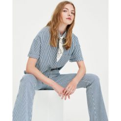 Jeansy dzwony w paski. Białe jeansy damskie Pull&Bear, z jeansu. Za 75,90 zł.