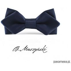 Muchy męskie: Muszka granatowa.
