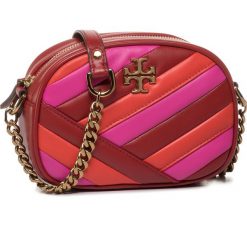 Torebka TORY BURCH - Kira Chevron 61628 Red Apple/Bright Samba/Crazy Pink 620. Czerwone listonoszki damskie Tory Burch, na imprezę, bez wzorów, ze skóry, bez dodatków. Za 1699,00 zł.