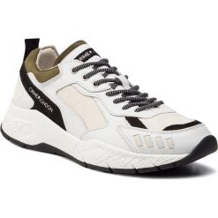 Sneakersy CRIME LONDON - Nash 11602PP1.10 Biały Kolorowy. Białe półbuty męskie Crime London, na co dzień, bez wzorów, ze skóry, klasyczne, bez zapięcia. W wyprzedaży za 509,00 zł.