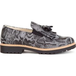 Półbuty - skóra naturalna - model 247 - kolor czarny wąż. Czarne półbuty damskie Zapato, bez wzorów, ze skóry, bez obcasa, bez zapięcia. W wyprzedaży za 173,40 zł.