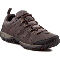 Trekkingi COLUMBIA - Woodburn II BM3923 Cordovan/Garnet Red 231. Pomarańczowe trapery męskie Columbia, ze skóry. W wyprzedaży za 249,00 zł.