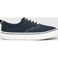 Tommy Jeans - Tenisówki. Niebieskie trampki męskie Tommy Jeans, bez wzorów, z jeansu, na sznurówki. W wyprzedaży za 159,90 zł.