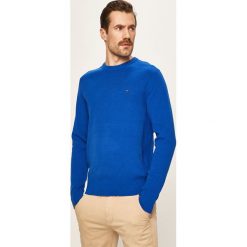Tommy Hilfiger - Sweter. Niebieskie swetry męskie TOMMY HILFIGER, s, bez wzorów, z bawełny, z okrągłym kołnierzem, bez kaptura. Za 449,90 zł.