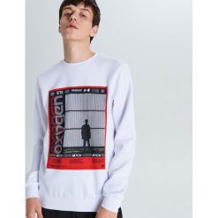 Bluza z nadrukiem - Biały. Bluzy męskie Cropp. Za 79,99 zł.