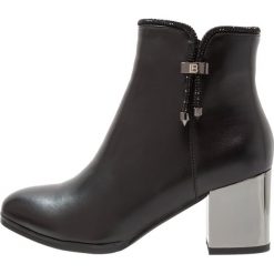 Botki damskie lity: Laura Biagiotti Botki black