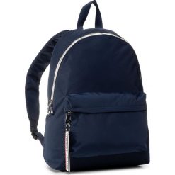 Plecak TOMMY JEANS - Tjm Logo Tape Backpack Nyl AM0AM05913 BLU. Niebieskie plecaki męskie Tommy Jeans, bez wzorów, z jeansu. Za 399,00 zł.