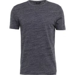 J.LINDEBERG PRIMO Tshirt basic navy. Niebieskie koszulki polo męskie marki J.LINDEBERG, s, z bawełny. Za 249,00 zł.