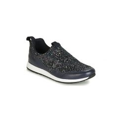 Buty André MADDIE. Czarne trampki i tenisówki damskie marki Andre, bez wzorów, bez zapięcia. Za 175,20 zł.