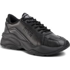 Sneakersy VERSACE JEANS COUTURE - E0YVBSI3 71371 899. Czarne sneakersy męskie Versace Jeans Couture, na co dzień, bez wzorów, z jeansu, klasyczne, bez zapięcia. W wyprzedaży za 549,00 zł.