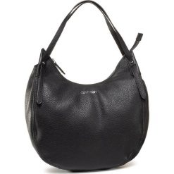 Torebka CALVIN KLEIN - Ck Everyday Hobo Md K60K606770 BAX. Czarne torebki klasyczne damskie Calvin Klein, bez wzorów, ze skóry ekologicznej, klasyczne, bez dodatków. Za 649,00 zł.