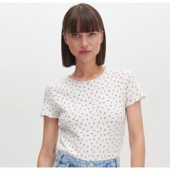 T-shirt z drobnym nadrukiem - Biały. Białe t-shirty damskie Reserved, s, z nadrukiem, bez kołnierzyka. W wyprzedaży za 29,99 zł.