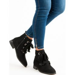 ZAMSZOWE SZNUROWANE BOTKI. Czarne botki damskie na zamek Merg, z zamszu, na sznurówki. Za 109,90 zł.