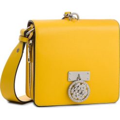 Torebka GUESS - HWALEC L8321 YEL. Żółte listonoszki damskie marki Guess, z aplikacjami, ze skóry. W wyprzedaży za 709,00 zł.