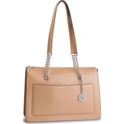 Torebka DKNY - Bryant Lg Zip Tote R74A3009 Latte LAT. Pomarańczowe torebki klasyczne damskie DKNY, bez wzorów, ze skóry, klasyczne, duże, bez dodatków. W wyprzedaży za 779,00 zł.