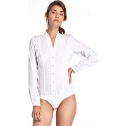 Elegancka Koszula - Body z Dekoltem V. Białe bluzki damskie z długim rękawem marki Molly.pl, do pracy, xl, bez wzorów, z jeansu, eleganckie, bez kołnierzyka. Za 109,90 zł.