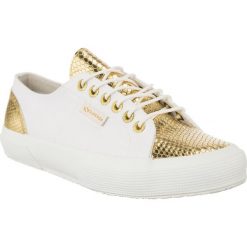 Superga 2750 Cotu Leasnakeu 902. Żółte trampki i tenisówki damskie Superga, bez wzorów, ze skóry, bez zapięcia. W wyprzedaży za 259,00 zł.