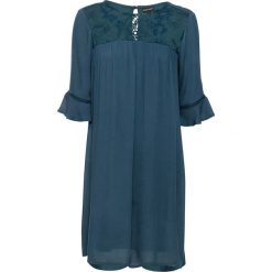 Sukienka z koronką bonprix niebieskozielony. Niebieskie sukienki damskie bonprix, na lato, w koronkowe wzory, z koronki, bez kołnierzyka, bez rękawów. Za 119,99 zł.
