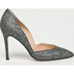Solo Femme - Szpilki. Czarne szpilki Solo Femme, bez wzorów, ze skóry, bez obcasa, na obcasie, bez zapięcia. W wyprzedaży za 199,90 zł.